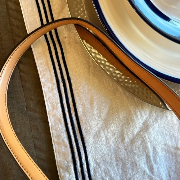 Michael Kors aria cider tote purse lg (mustard/cider yellow) EUC - Picture 9 of 12